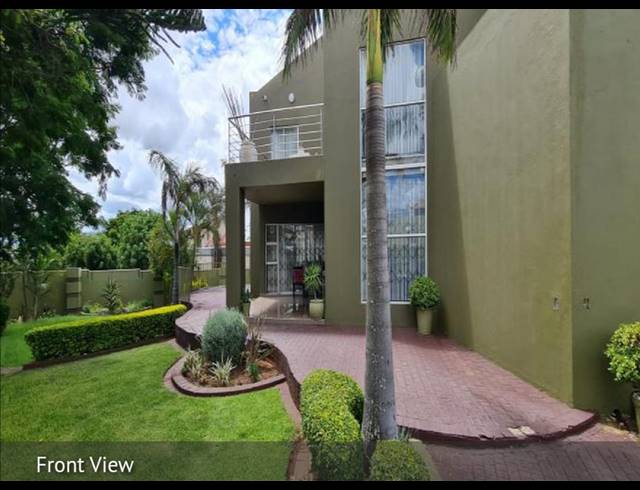 7 BEDROOM HOUSE FOR SALE IN EAGLES CREST